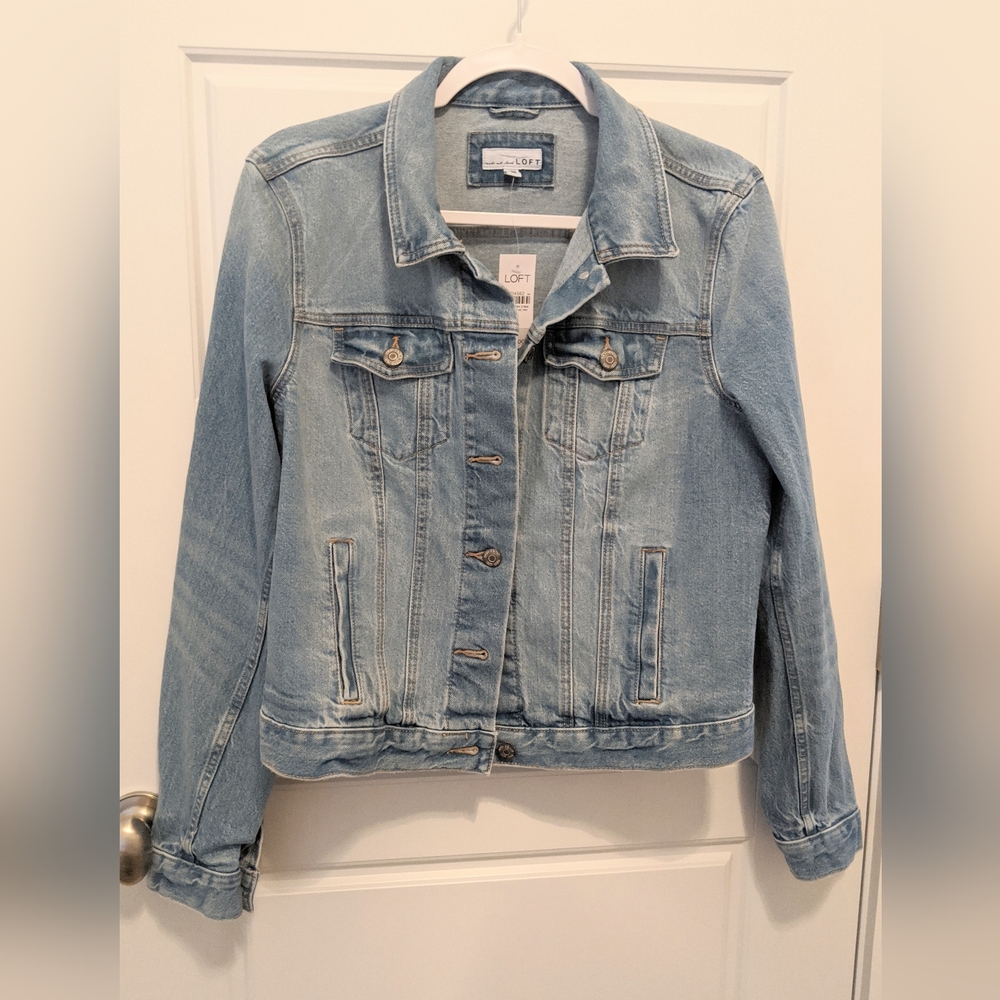 Loft Light Wash Denim Jacket Size M NWT